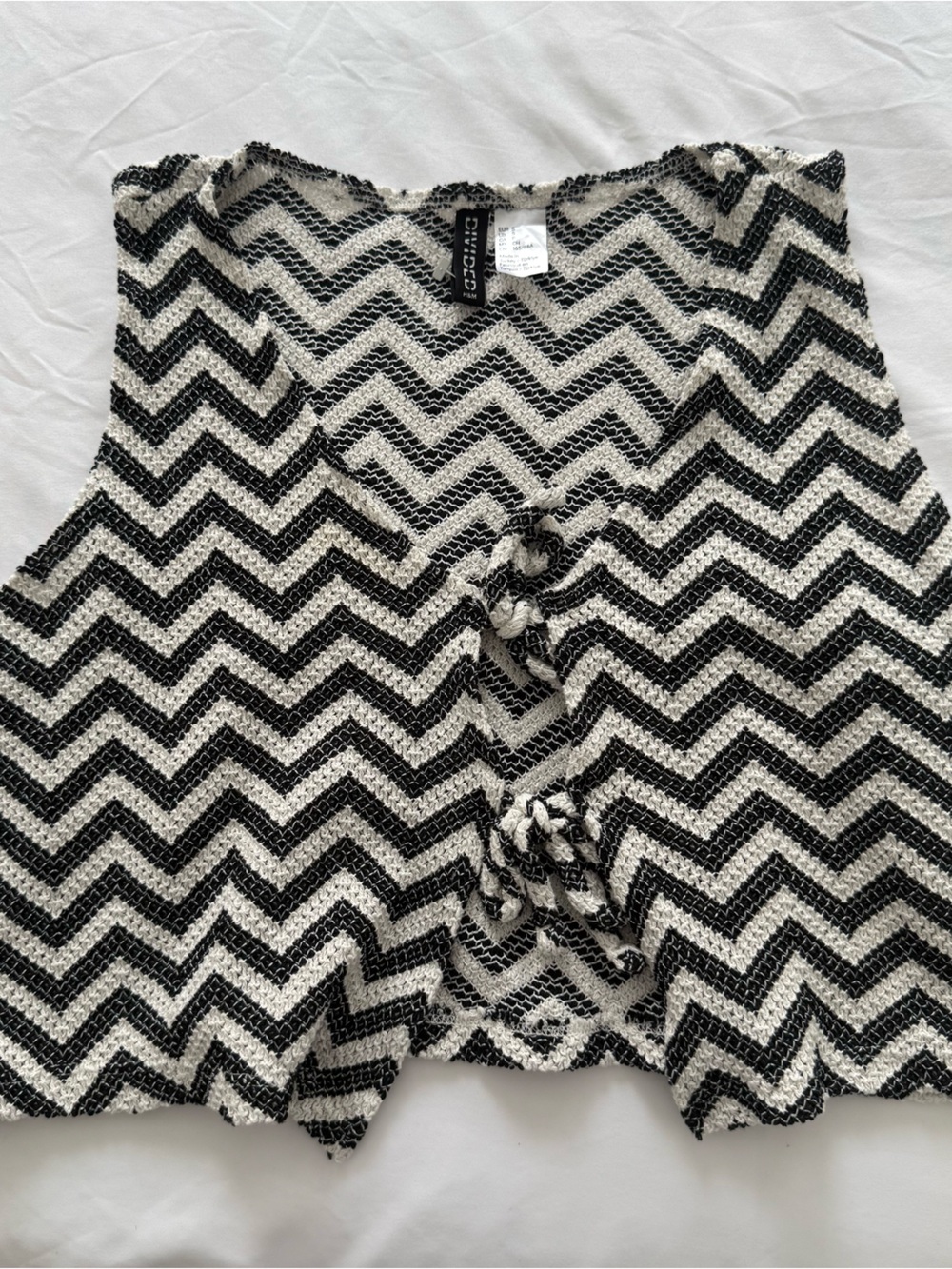 H&M Divided Black White Chevron Knit Tank Top Textured Sleeveless | Size S | EUC